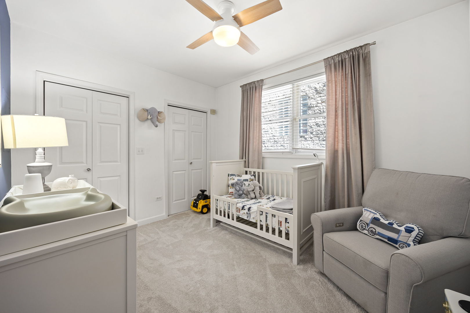 1916 W Belmont Avenue 2e Property Photo 10