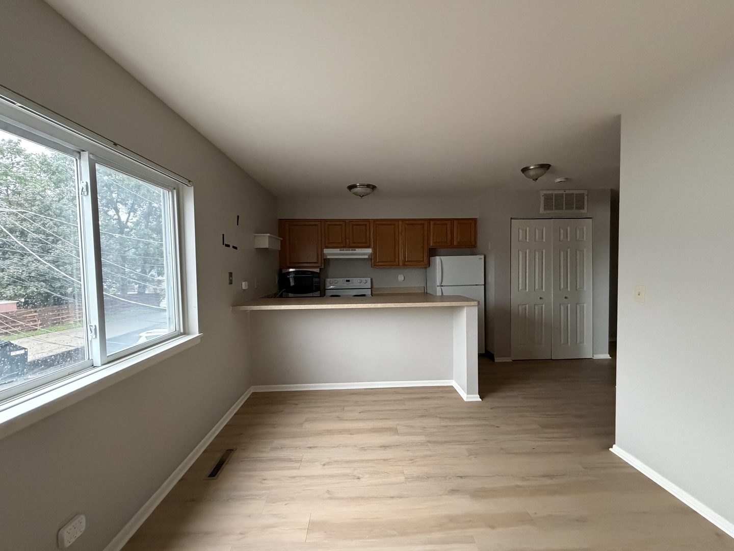56 1/2 Main Street 3 Property Photo 2