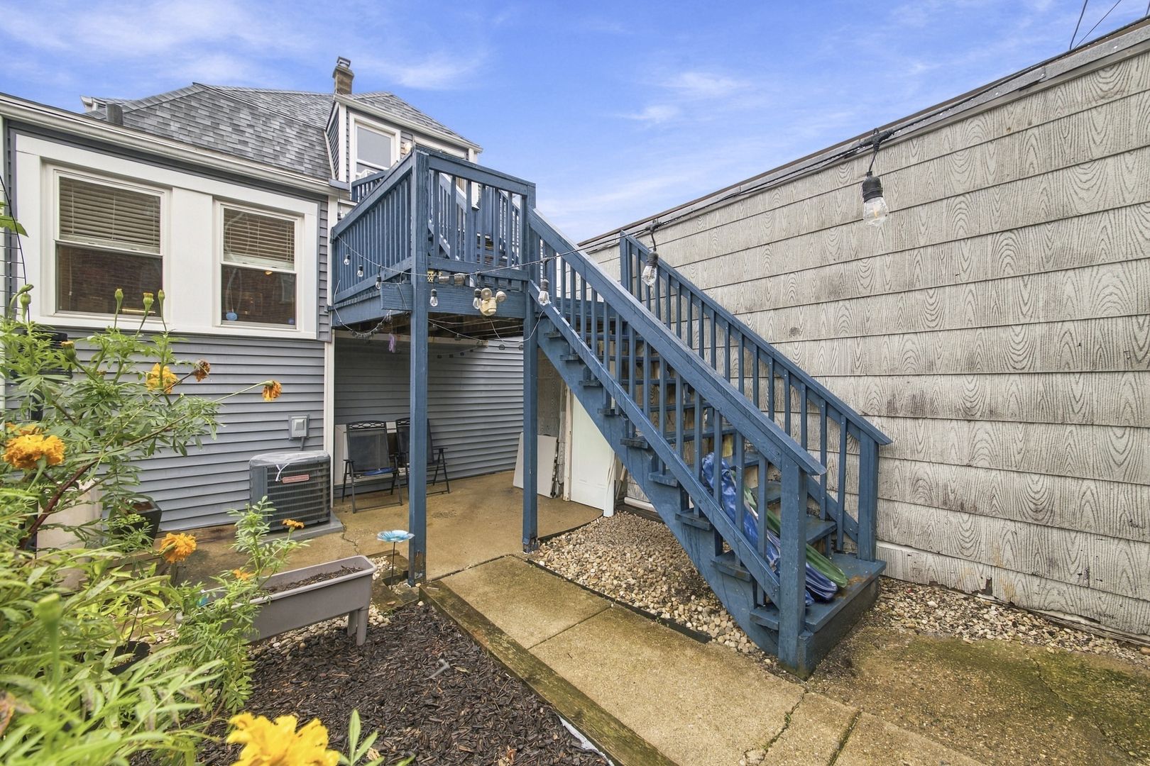 3252 N Neenah Avenue Property Photo 18
