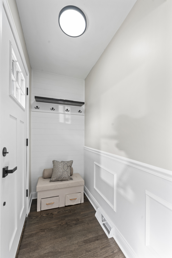 95 Erie Street Property Photo 3