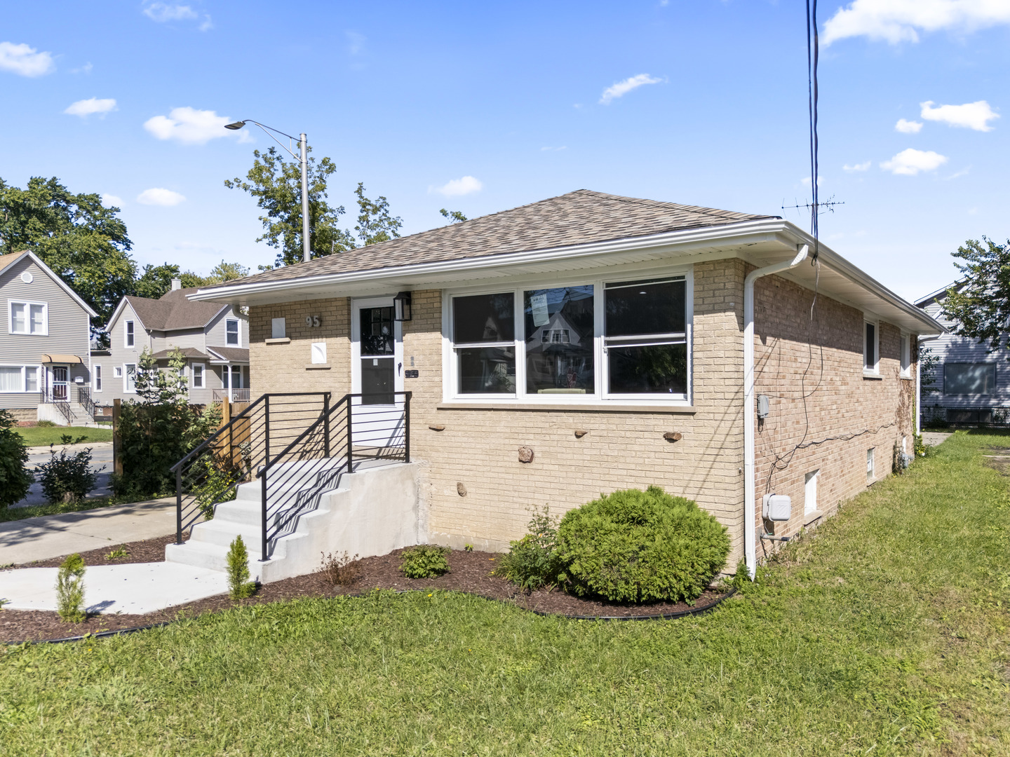 95 Erie Street Property Photo 40