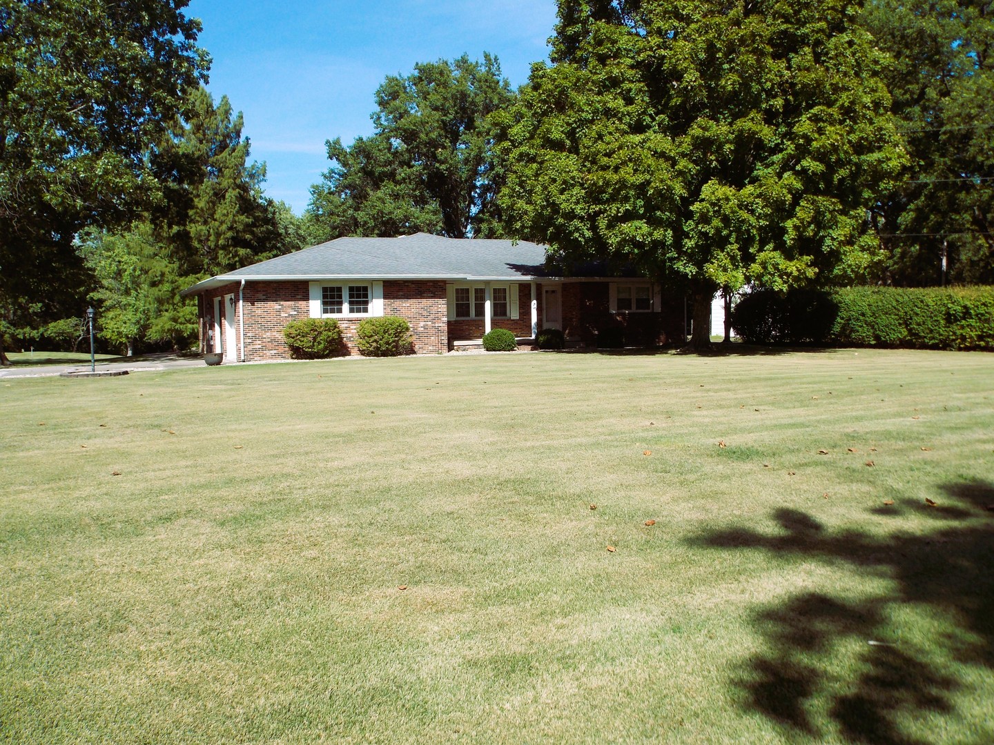 1747 State Route 161 Highway Property Photo 1
