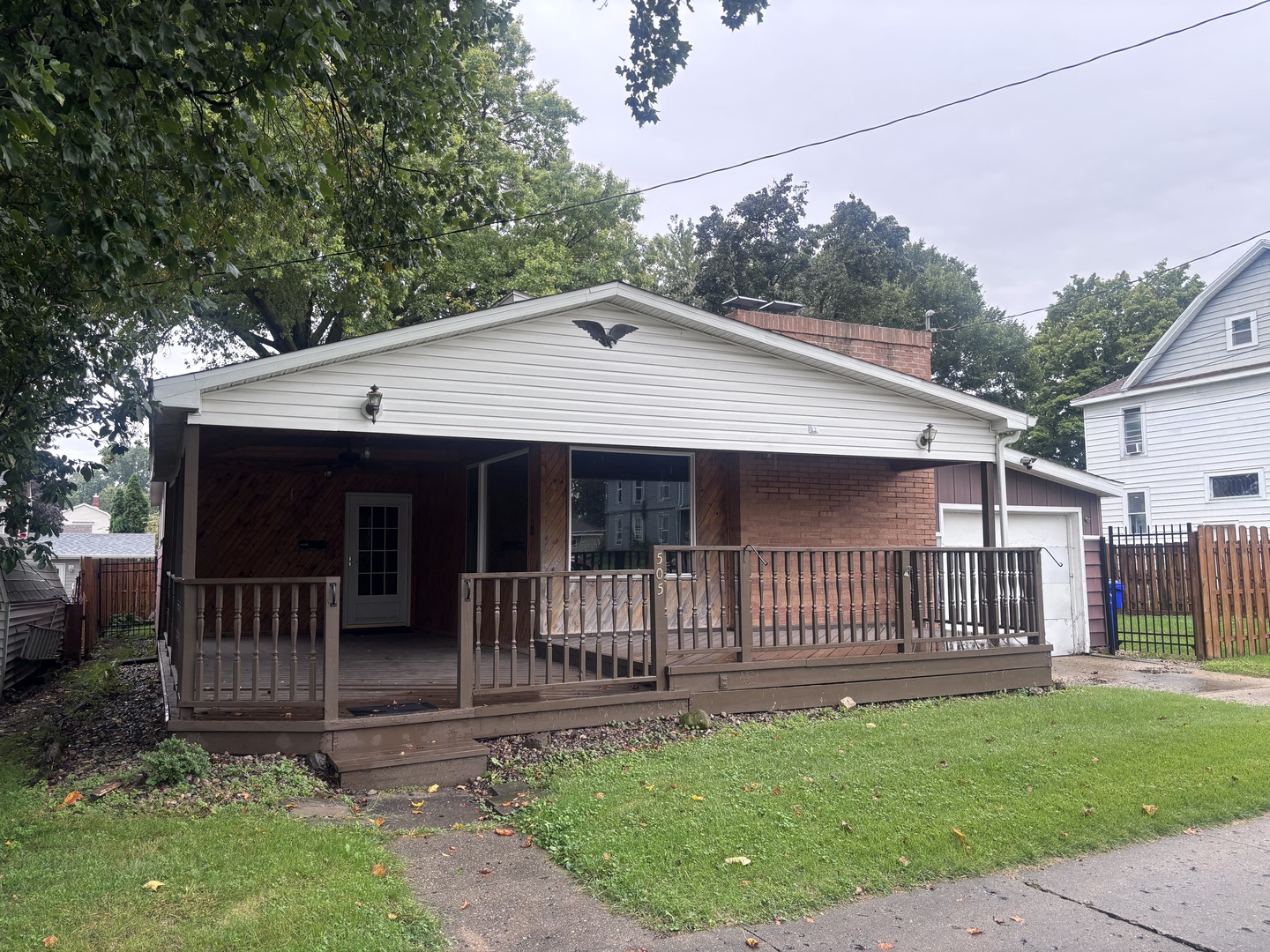 505 W Central Boulevard Property Photo 1