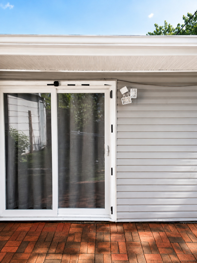 439 Niagara Street Property Photo 4