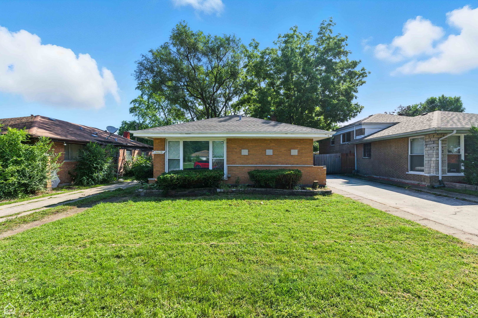 14635 Woodlawn Avenue Property Photo 1