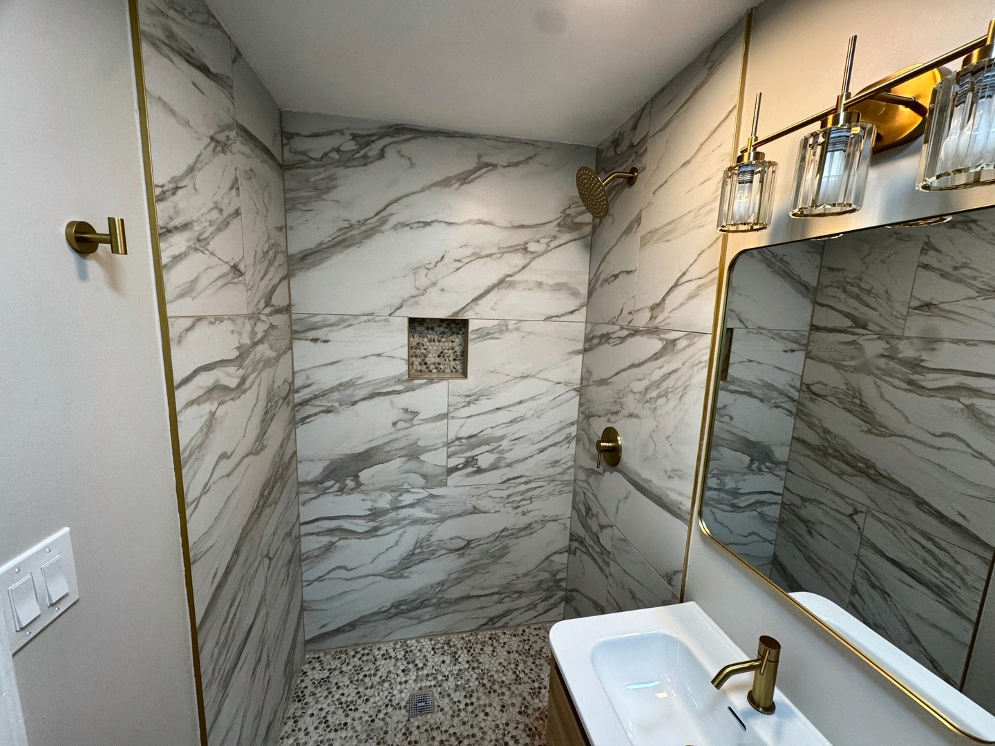 14635 Woodlawn Avenue Property Photo 7