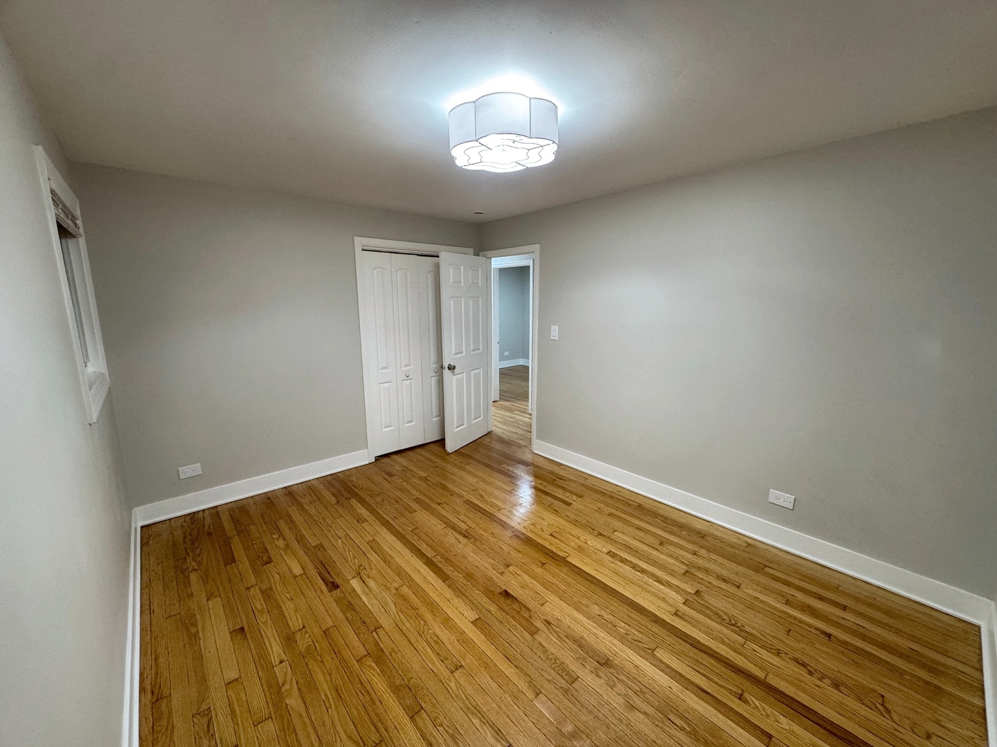 14635 Woodlawn Avenue Property Photo 9