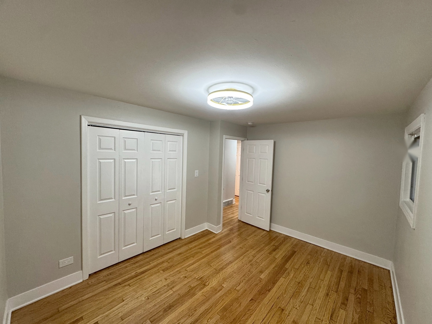 14635 Woodlawn Avenue Property Photo 12