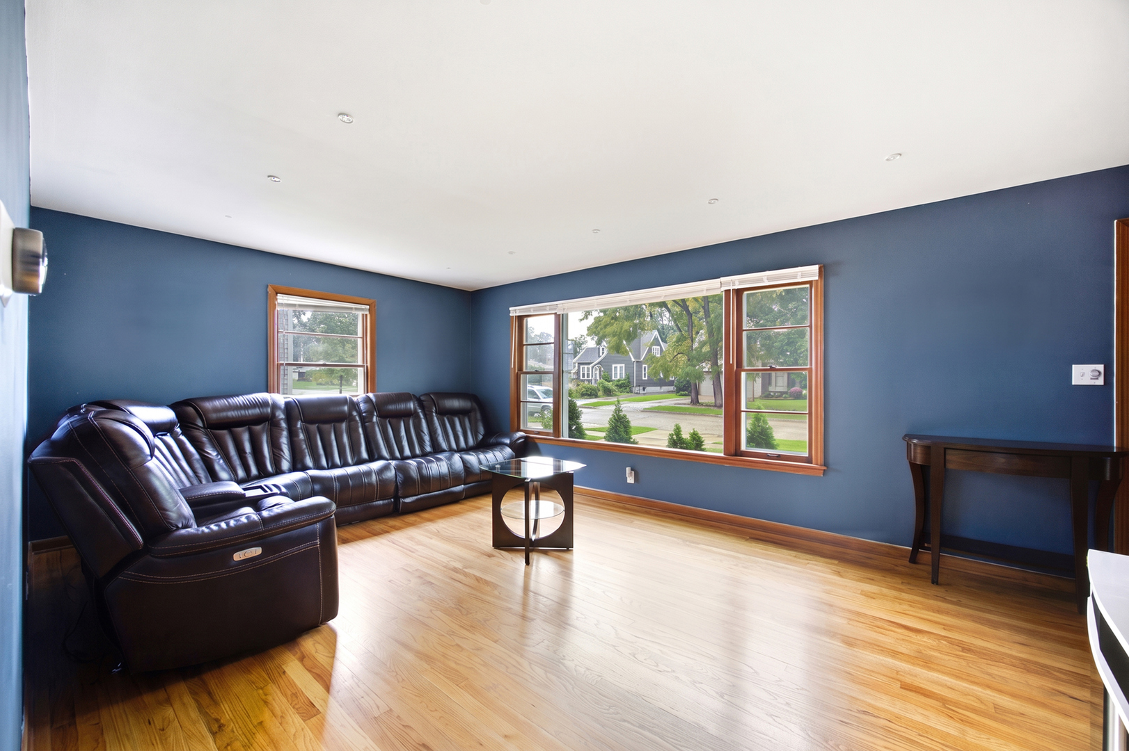 389 N Commonwealth Avenue Property Photo 5