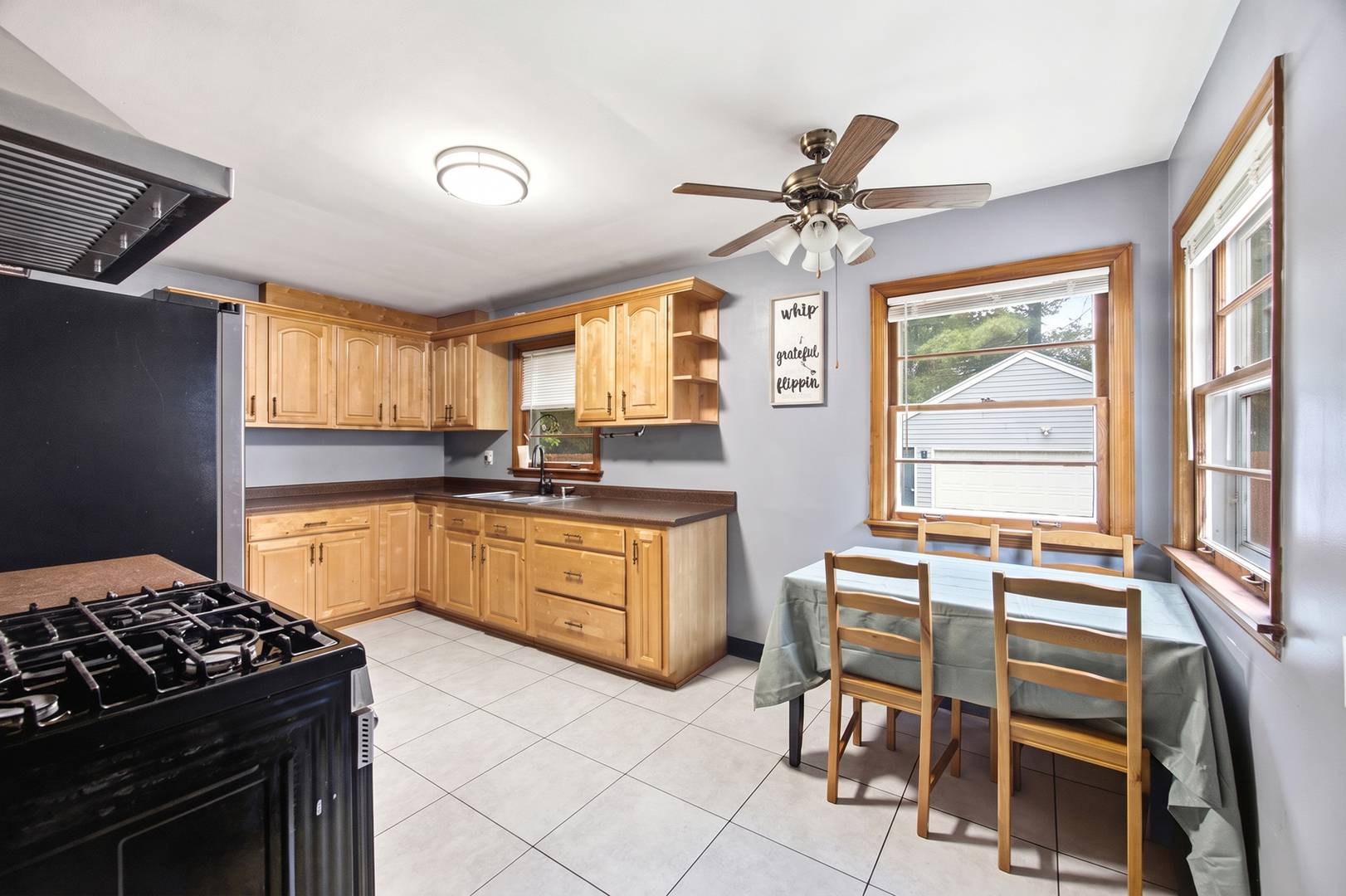 389 N Commonwealth Avenue Property Photo 8