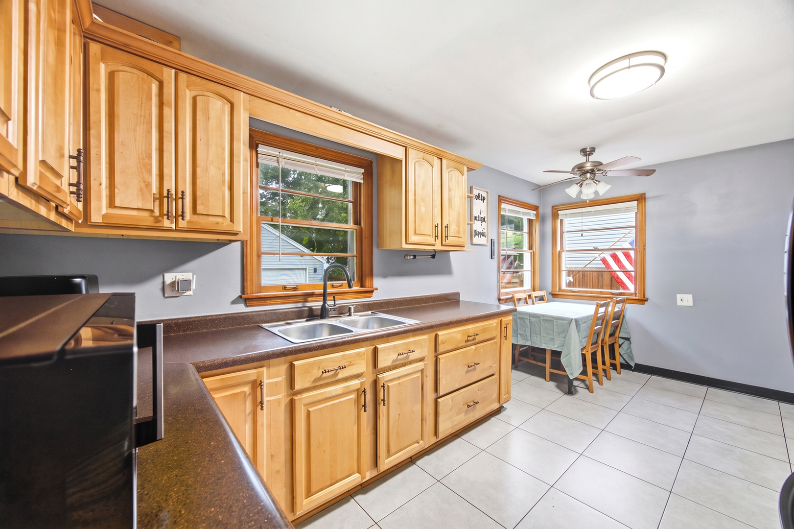 389 N Commonwealth Avenue Property Photo 10