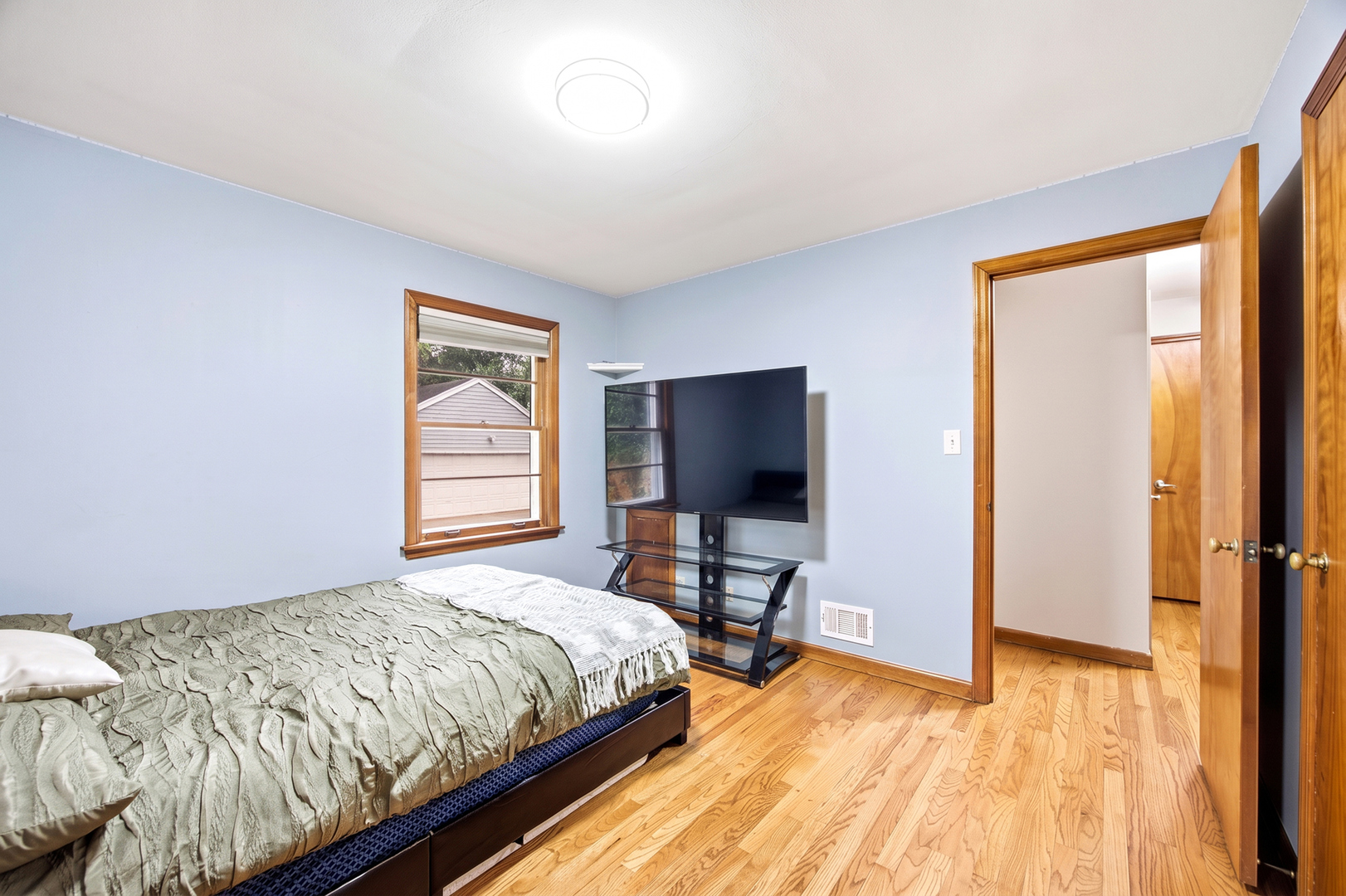 389 N Commonwealth Avenue Property Photo 14