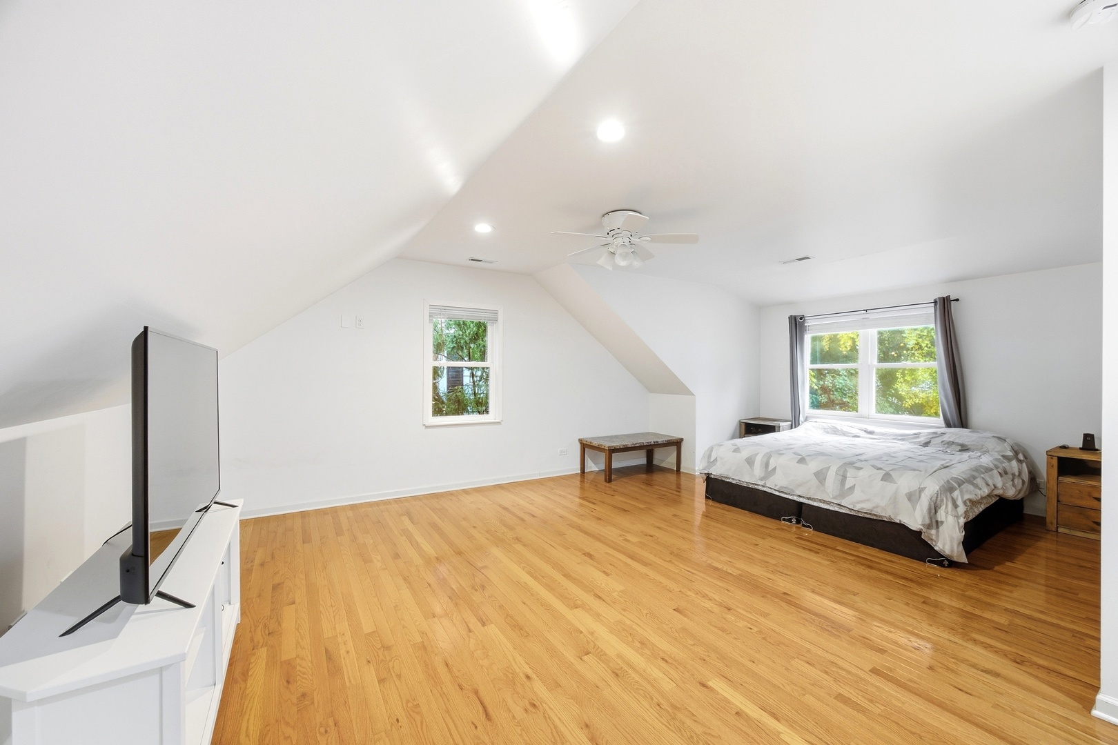 389 N Commonwealth Avenue Property Photo 20
