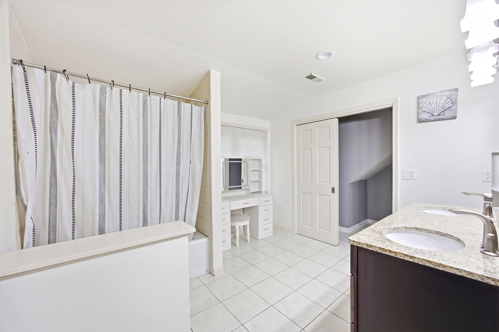 389 N Commonwealth Avenue Property Photo 24