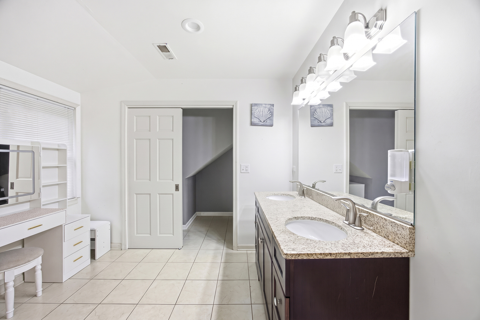 389 N Commonwealth Avenue Property Photo 25