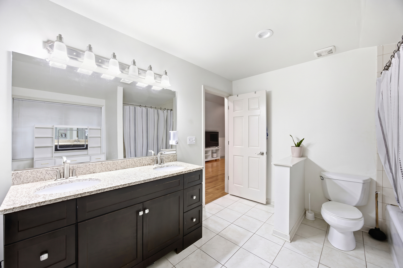 389 N Commonwealth Avenue Property Photo 27