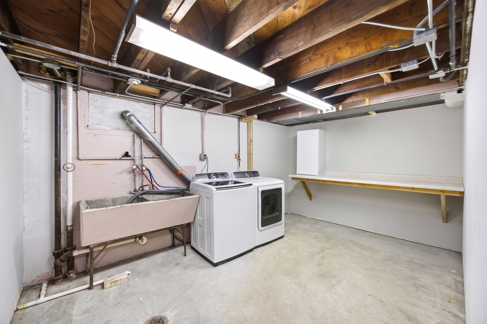 389 N Commonwealth Avenue Property Photo 32