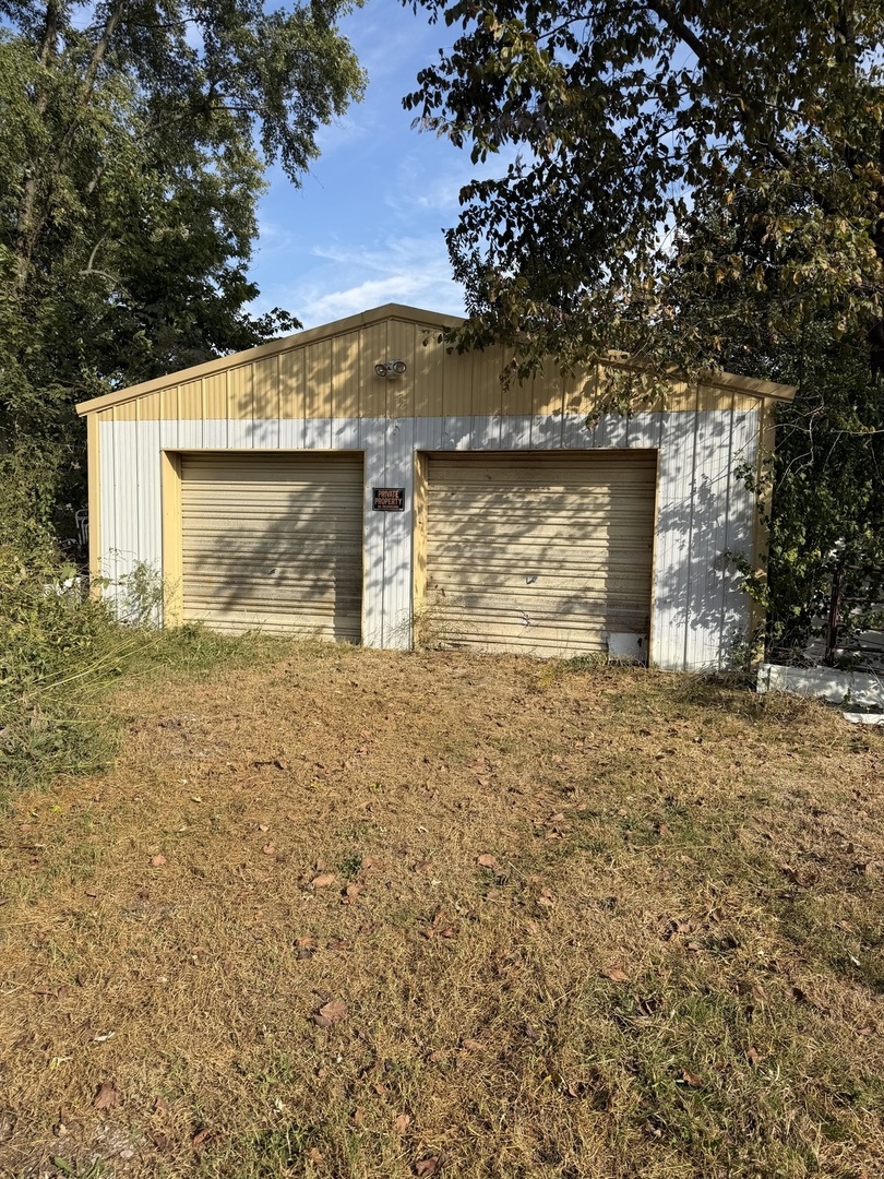 8141 E Tamaroa Road Property Photo 4