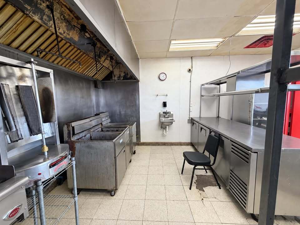 9305 S Halsted Street Property Photo 6