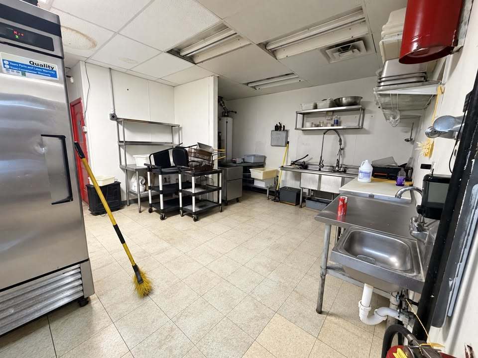 9305 S Halsted Street Property Photo 9