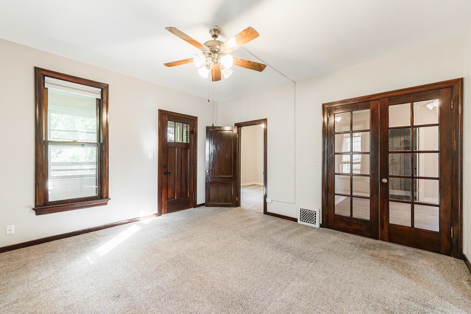 113 Elm Street B Property Photo 8