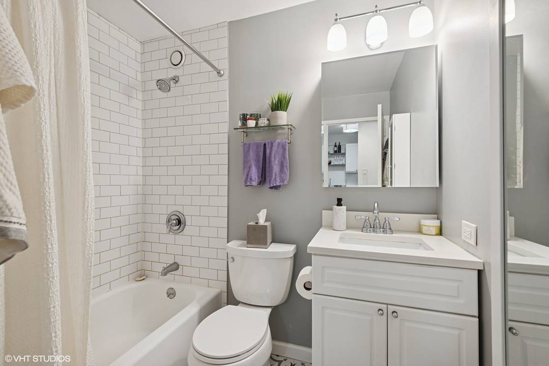 211 E Ohio Street 2211 Property Photo 12