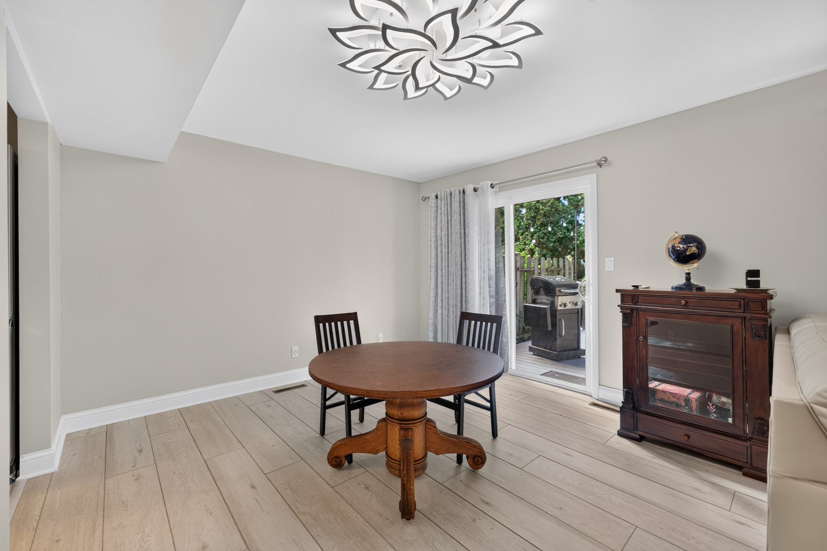 6 Cypress Square Property Photo 11