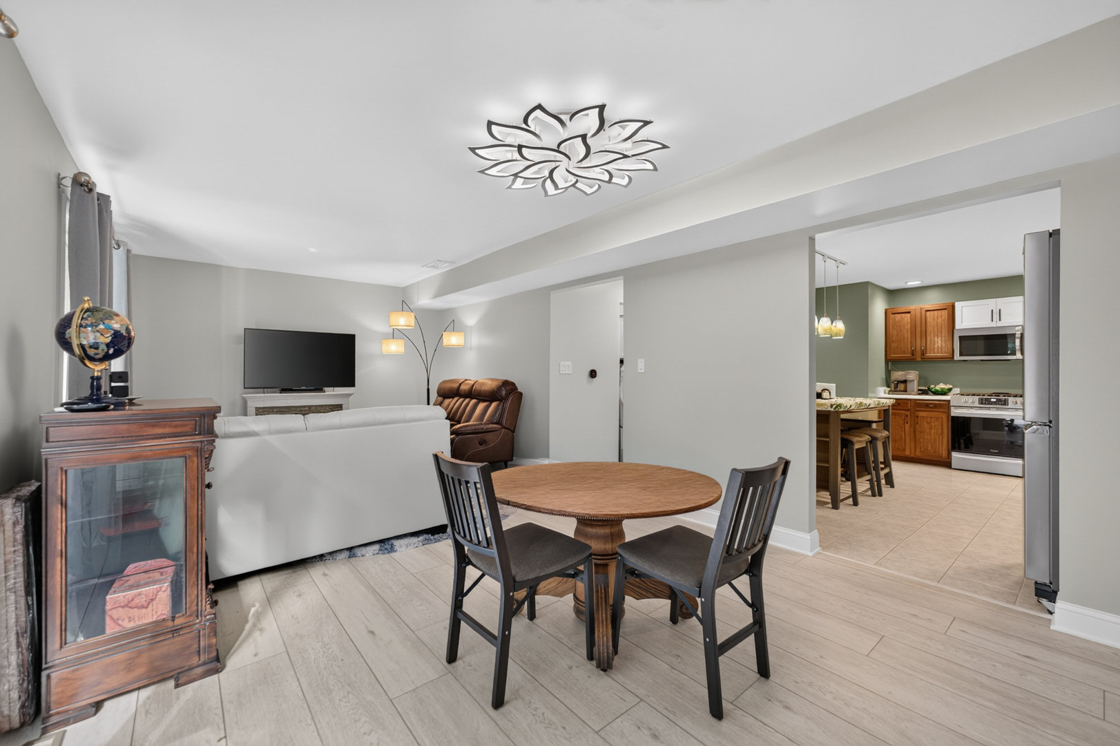 6 Cypress Square Property Photo 12