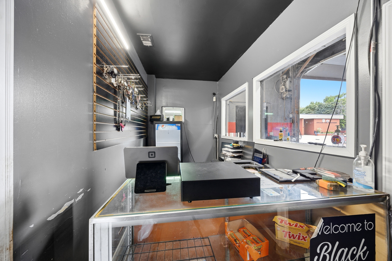 5940 S Ashland Avenue Property Photo 8