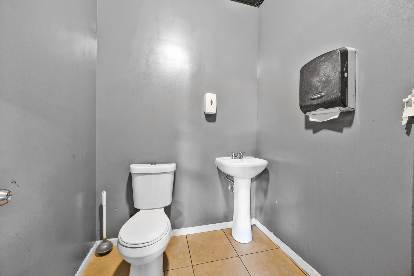 5940 S Ashland Avenue Property Photo 16