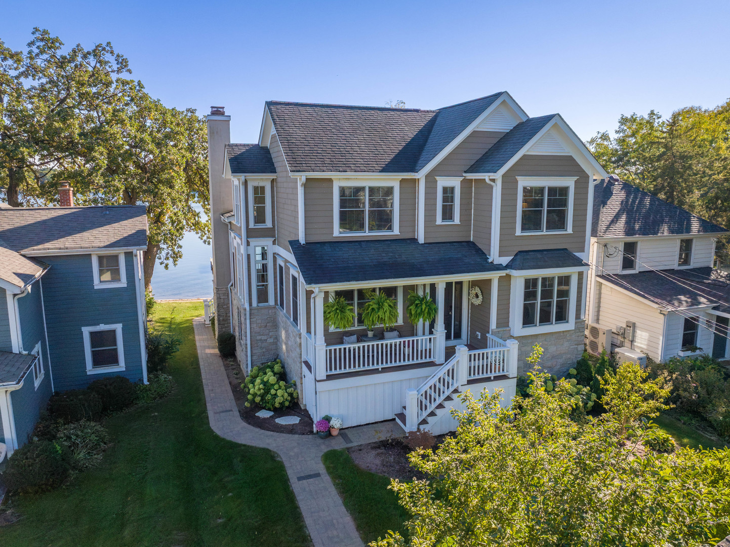937 N Shore Drive Property Photo 1