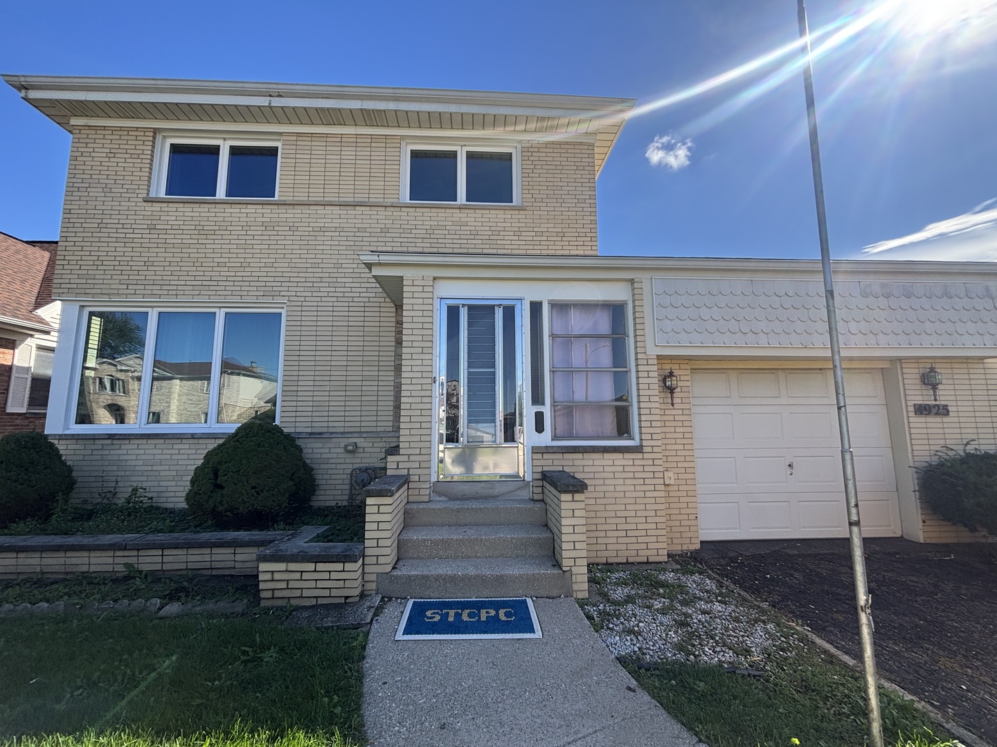 4925 N Odell Avenue Property Photo 1