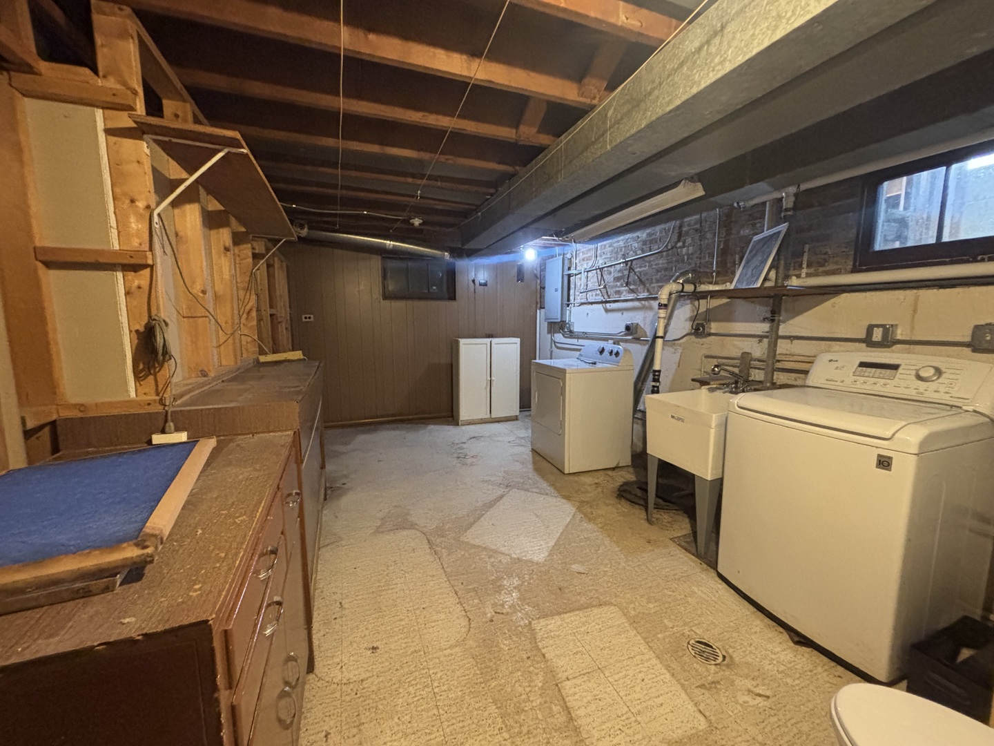 4925 N Odell Avenue Property Photo 17