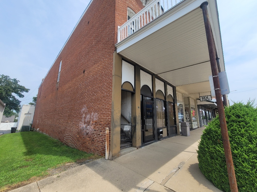 211 W Saint Louis Street Property Photo 3