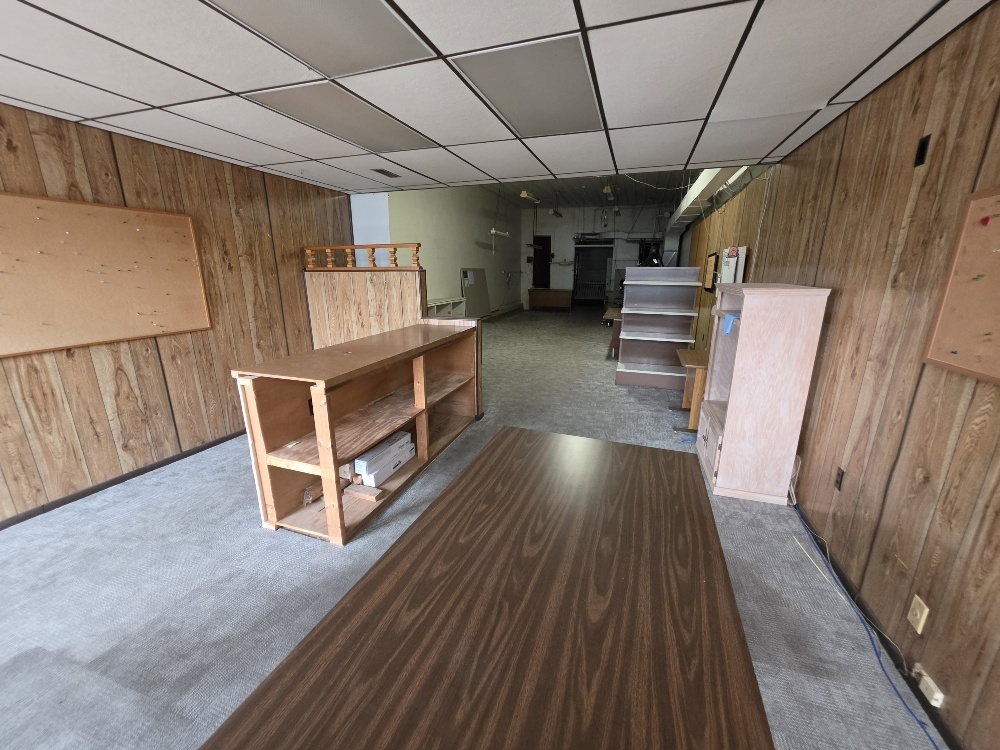 211 W Saint Louis Street Property Photo 4