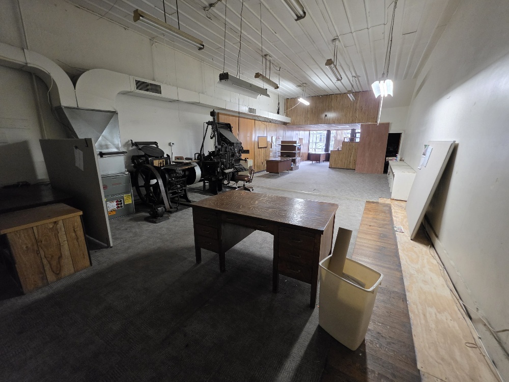 211 W Saint Louis Street Property Photo 7