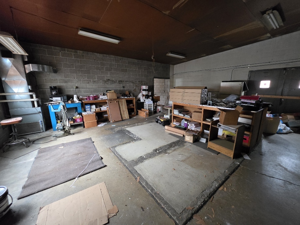 211 W Saint Louis Street Property Photo 8