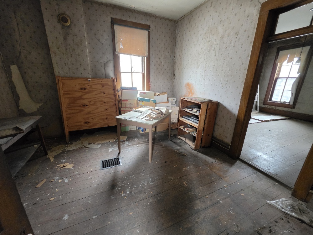 211 W Saint Louis Street Property Photo 13