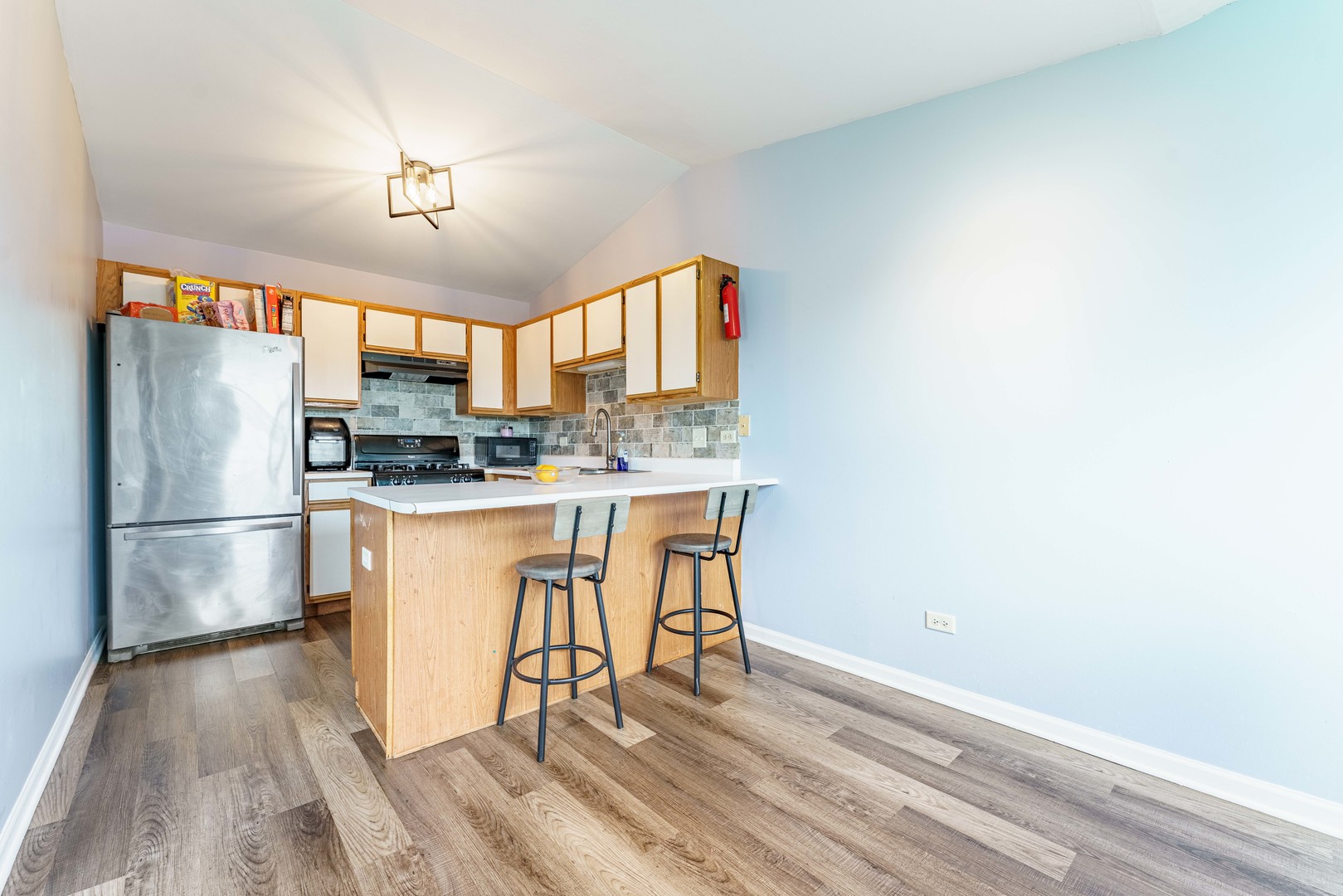 1011 Sommerset Court C Property Photo 4