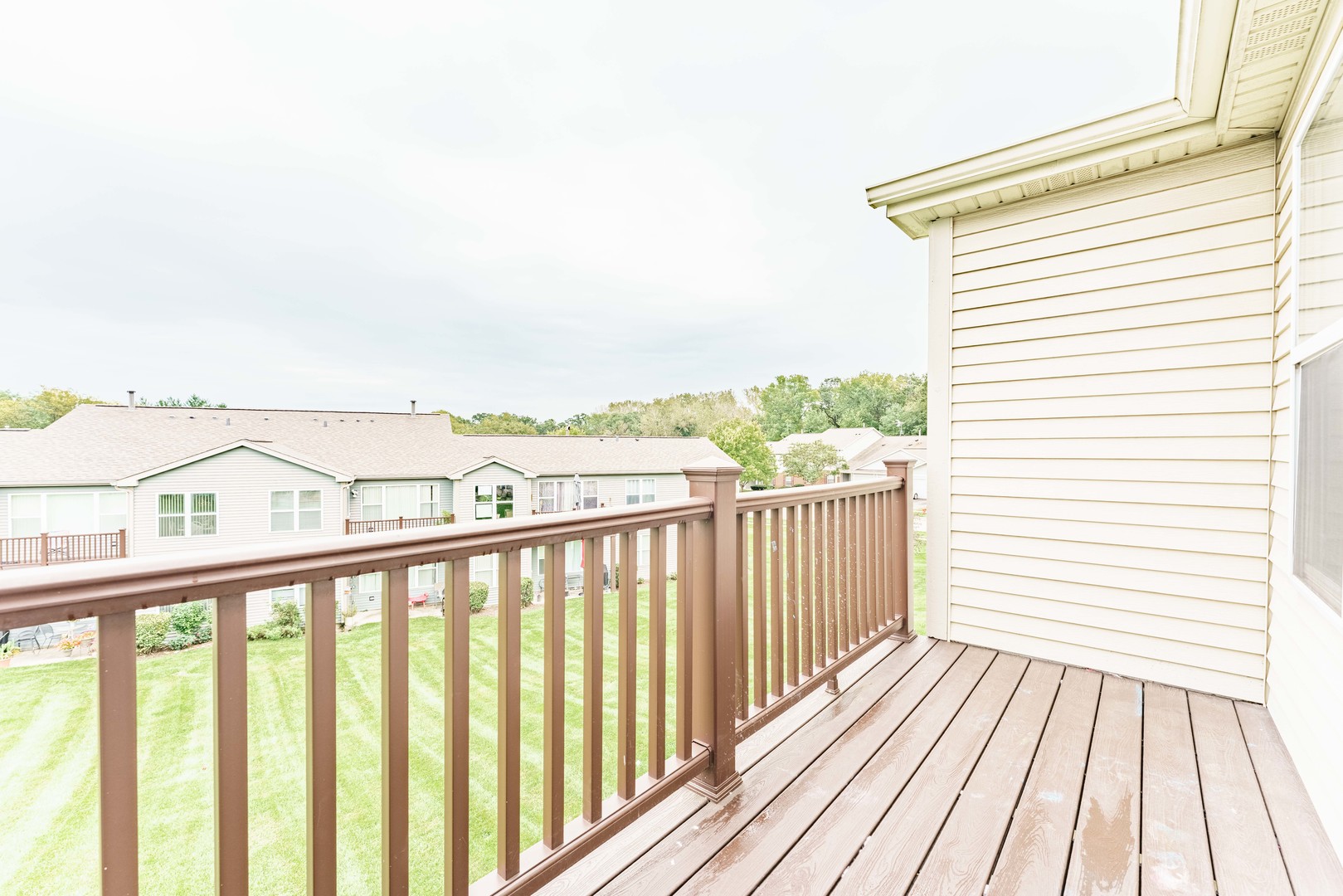 1011 Sommerset Court C Property Photo 6