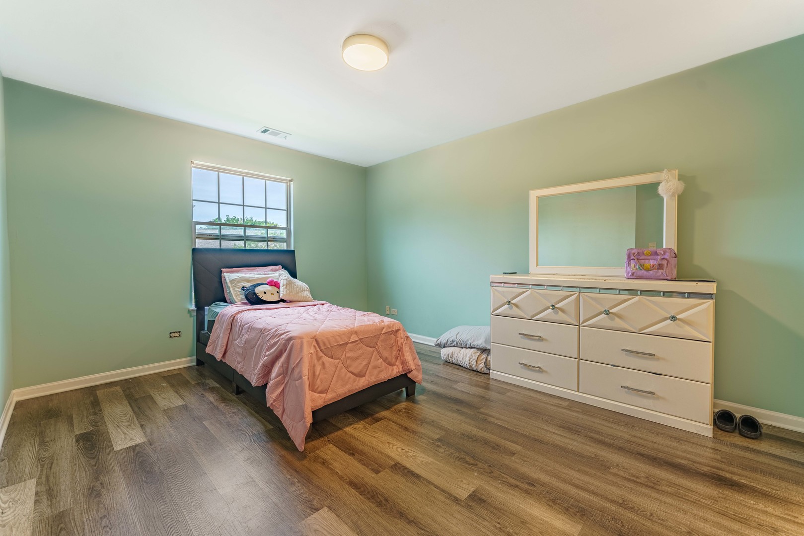 1011 Sommerset Court C Property Photo 7