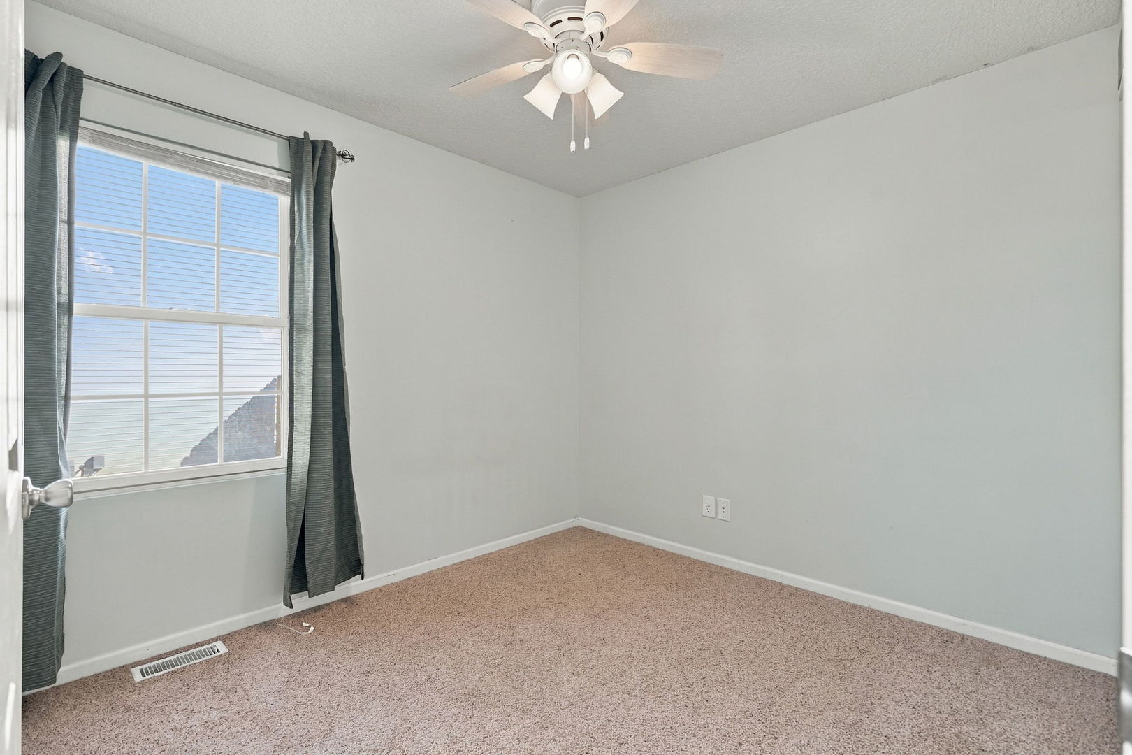 926 5th Avenue Drive Property Photo 12