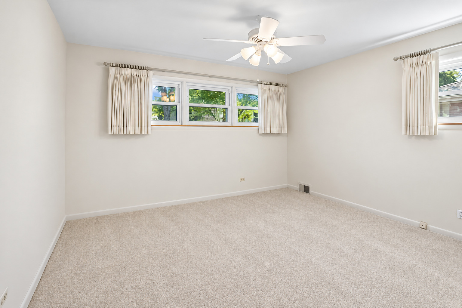 824 N Vail Avenue Property Photo 12