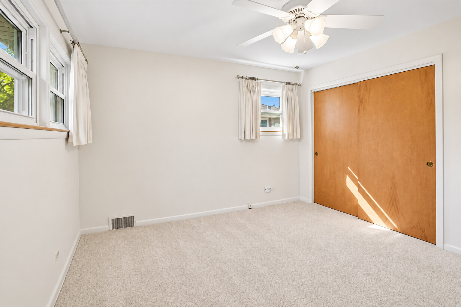 824 N Vail Avenue Property Photo 13