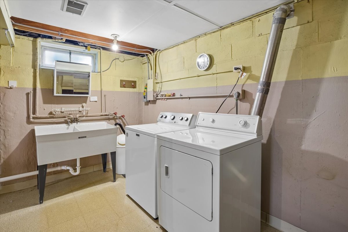 824 N Vail Avenue Property Photo 15