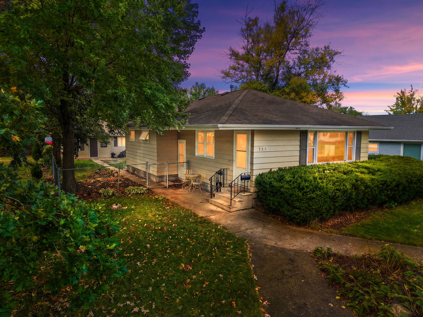 735 Ellwood Avenue Property Photo 1