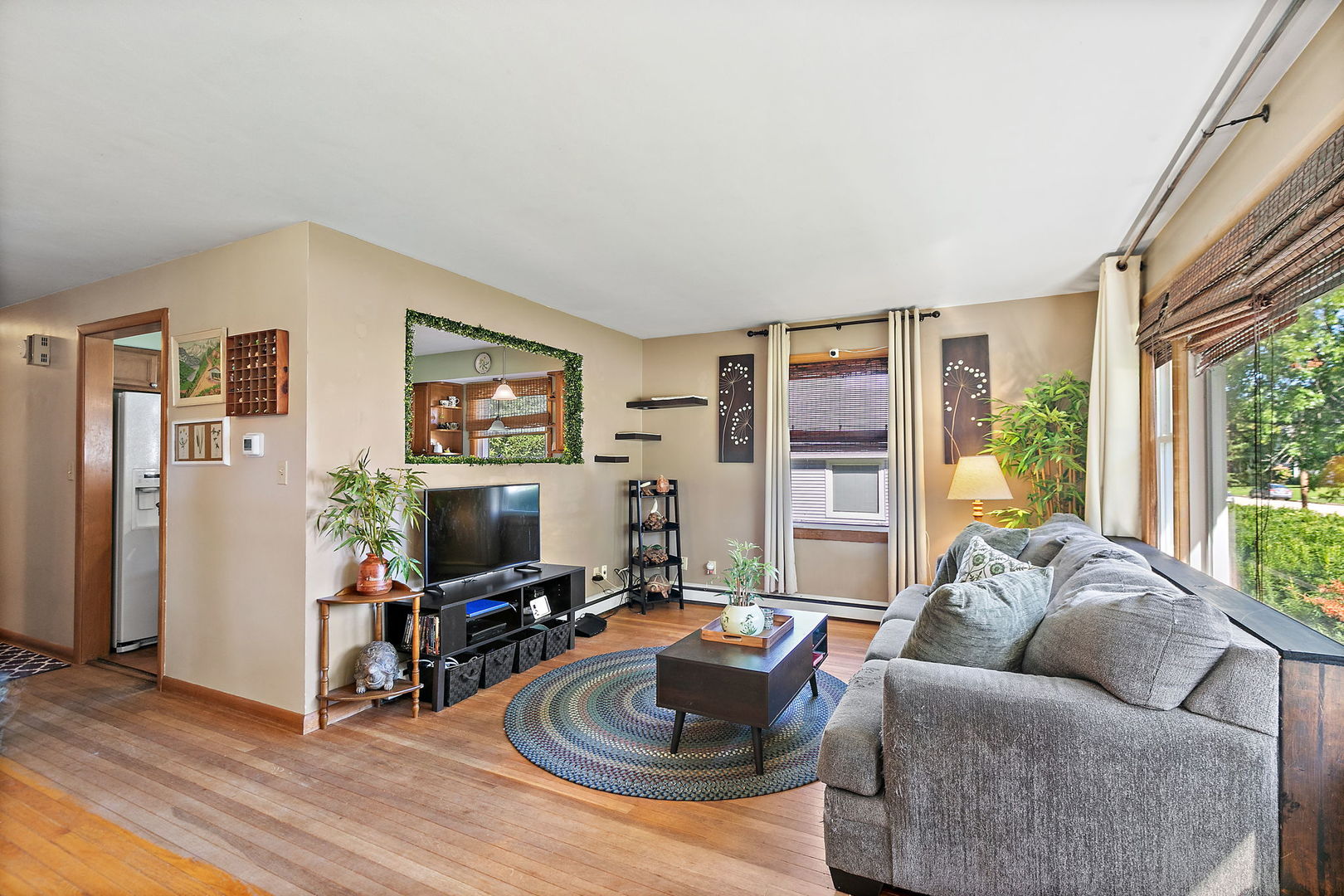 735 Ellwood Avenue Property Photo 4