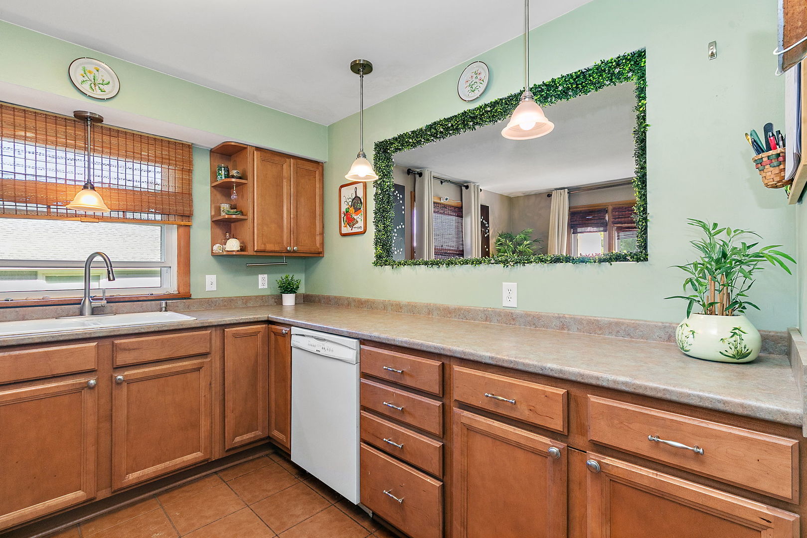735 Ellwood Avenue Property Photo 12