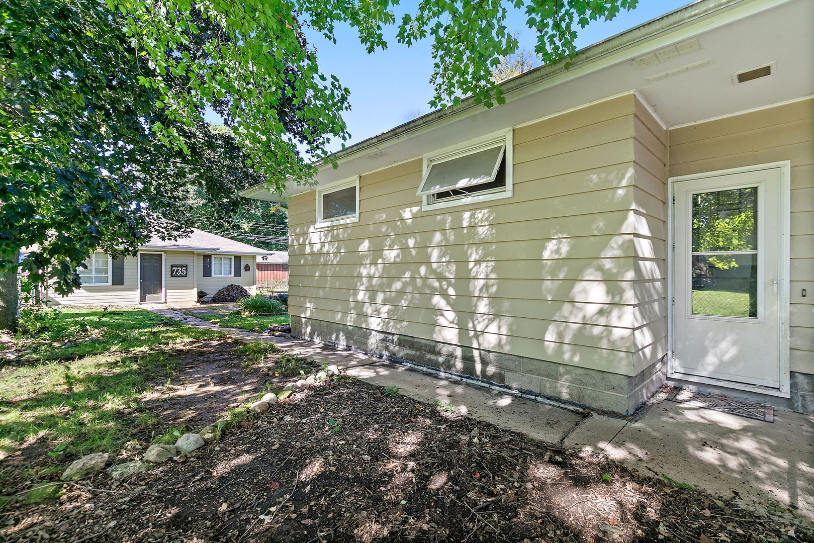 735 Ellwood Avenue Property Photo 25