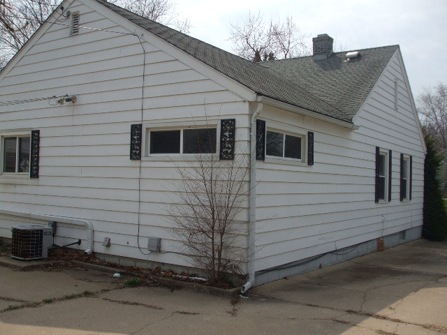1016 S Independence Avenue Property Photo 6